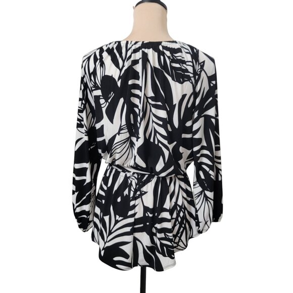 Girl With Curves Size XS White & Black Palm Leaf Pattern Knit Top, Belted - Picture 8 of 15
